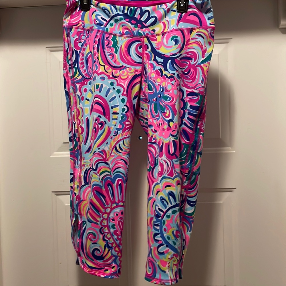 Lilly Pulitzer luxletic cropped legging In psychedelic sunshine size large